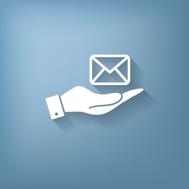 bir posta zarf tutan el