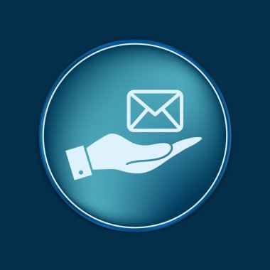 bir posta zarf tutan el