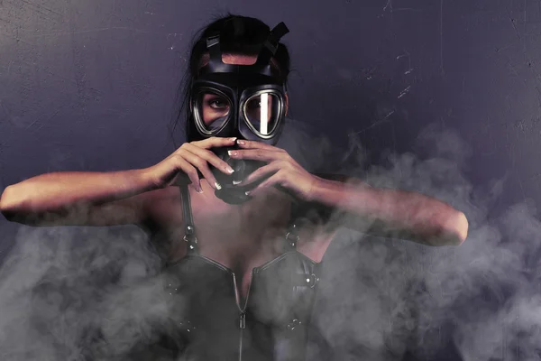 Sexy Woman wearing a Ammo Gas Mask, with fog — Stock Photo, Image