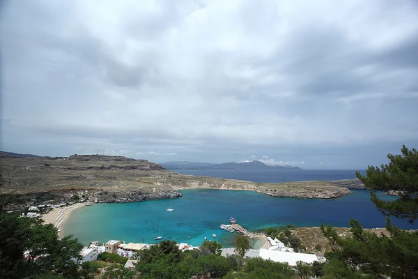 Visa Medelhavet från fornlämningar Lindos på Rhodos, Grekland. — Stockfoto