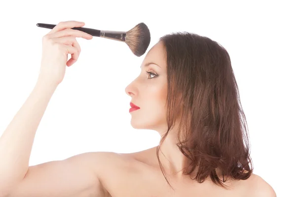 Krásná blondýnka před a po make-up make-up štětcem nad bílá — Stock fotografie