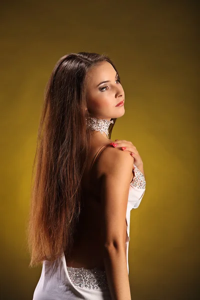 Bella ballerina professionista esegue danza latina. Passione ed espressione . — Foto Stock