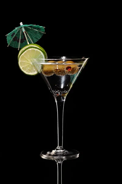 Martini, färska Coctail isolerade på svart — Stockfoto