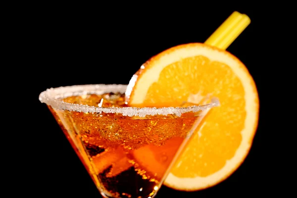 Oranžový margareta čerstvý koktejl izolované na černém pozadí — Stock fotografie