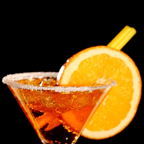 Laranja margareta Coctail fresco isolado em preto — Fotografia de Stock