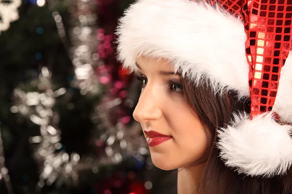 Chica de Navidad cerca del árbol, selebrating —  Fotos de Stock