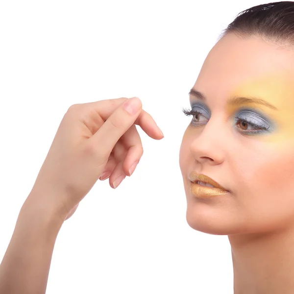 Vakker ung kvinne med blå, kreativ make-up – stockfoto