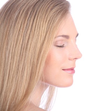 güzel bir kadın tutarak çiçek Spa yakın çekim yansıma