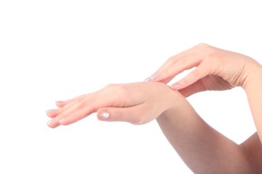 Banyo kaplıcada tutan güzel bir kadının yakın çekim yansıma