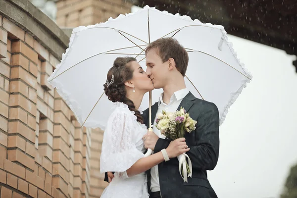 Portrait of young man and woman retro wedding — Stock Photo, Image