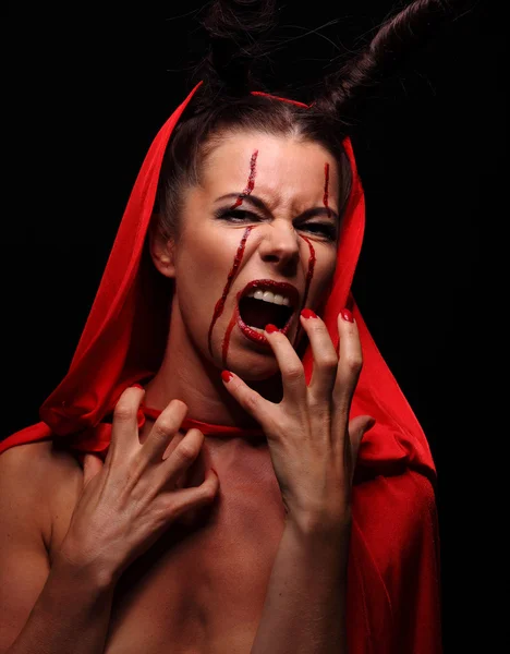 Retrato de un diablo con cuernos. Fantasía. Proyecto de arte. Halloween. —  Fotos de Stock