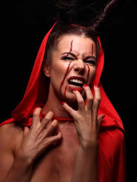 Retrato de un diablo con cuernos. Fantasía. Proyecto de arte. Halloween. —  Fotos de Stock