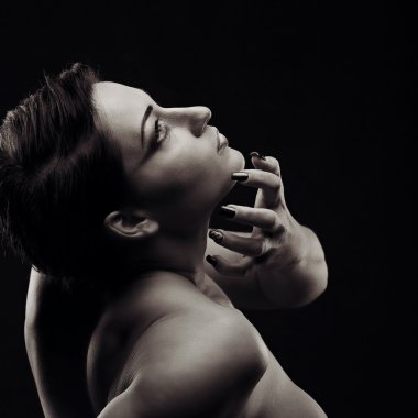 Seksi model çıplak veya garip çıplak poz verdi