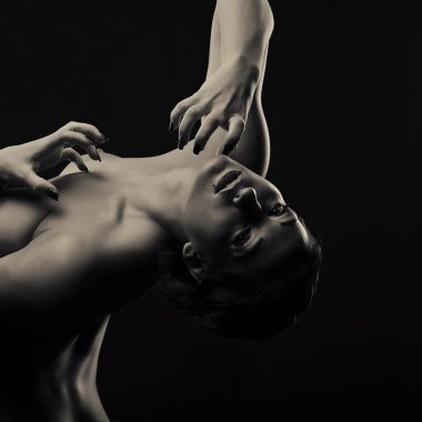 Seksi model çıplak veya garip çıplak poz verdi