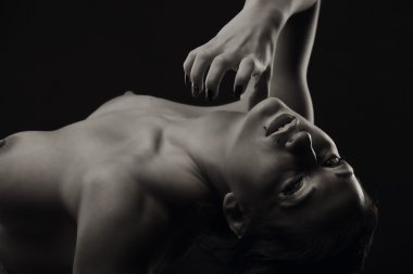 Seksi model çıplak veya garip çıplak poz verdi