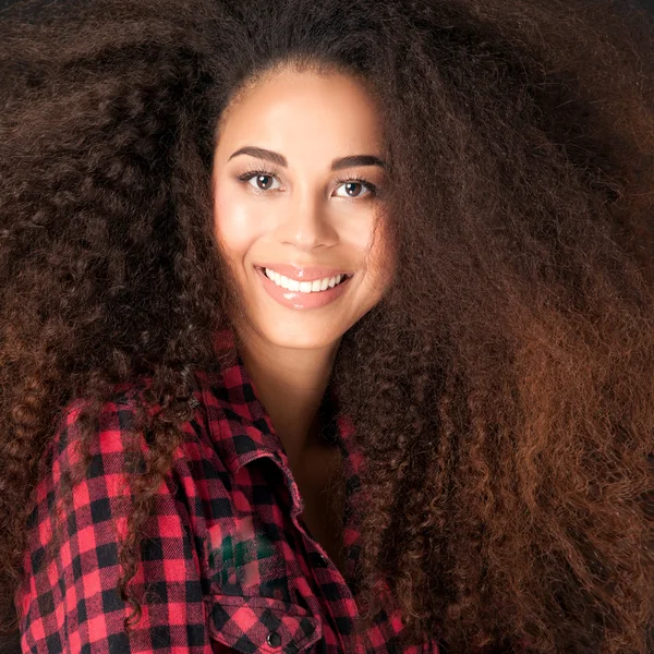 Portret van jonge african american girl. — Stockfoto