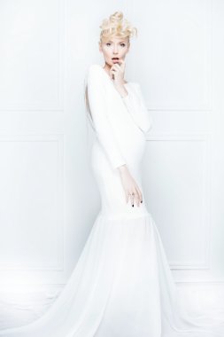 Mutlu hamile zarif Bayan.