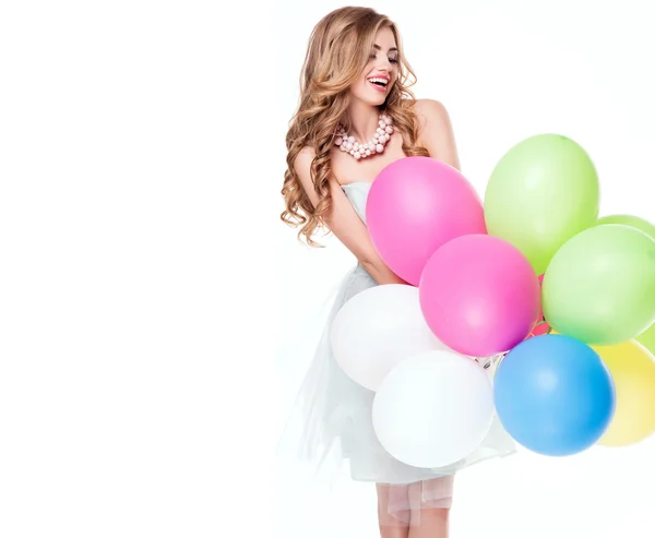 Usmívající se krásná dívka s balónky. — Stock fotografie
