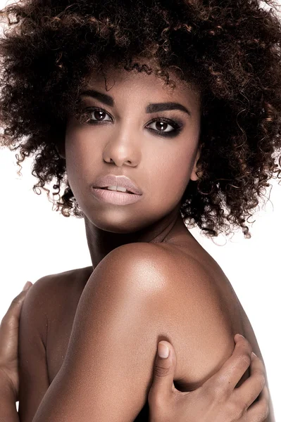 Schoonheid close-up portret van meisje met afro. — Stockfoto