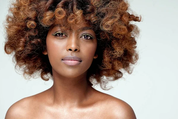 Beauty Portrait Young Attractive Afro Woman Perfect Skin Delicate Glamour — Stock Photo, Image