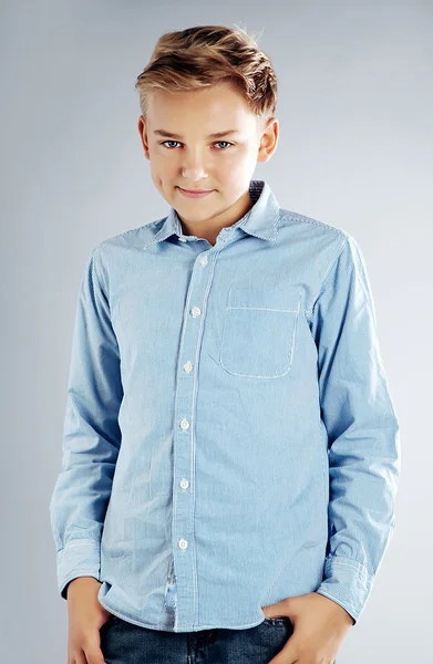 Young teenage boy posing — Stock Photo, Image
