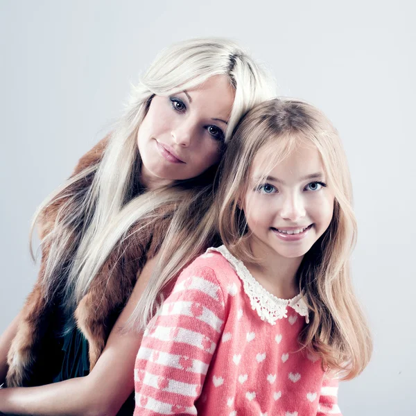 Anne ile kızı Studio — Stok fotoğraf