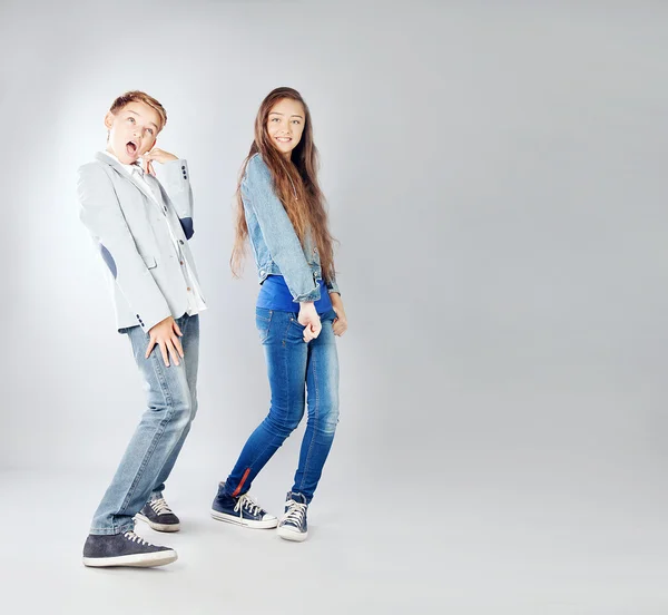 Giovani adolescenti in studio . — Foto Stock