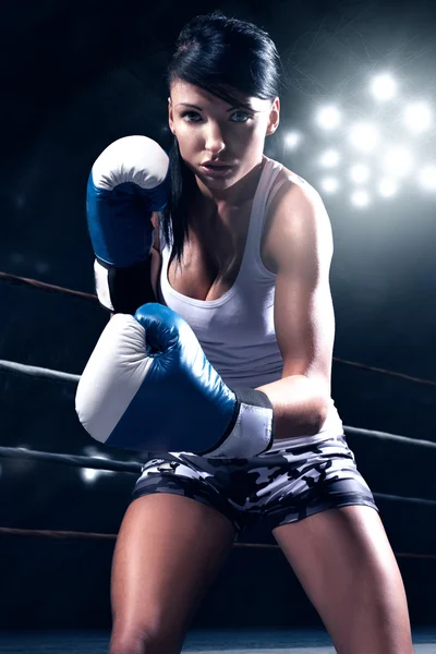 Sexy woman boxing — Stock Photo, Image