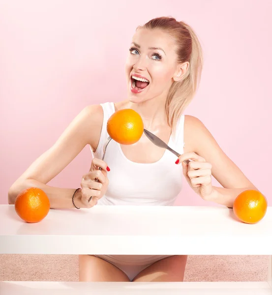 Menina sorridente na dieta . — Fotografia de Stock