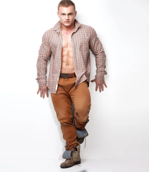 Fashionable muscular man. — Stock Photo, Image