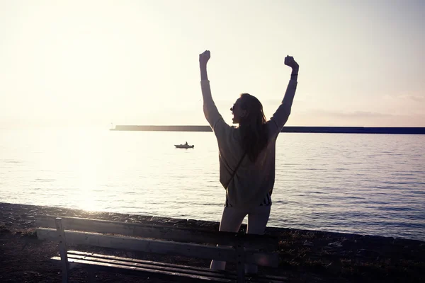 Happy woman on vacation. — Stock Photo, Image