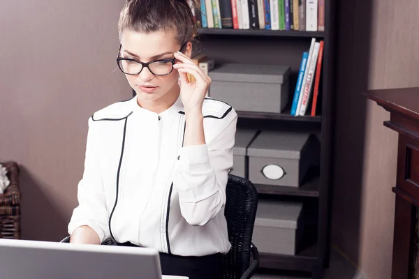 Young student working. — Stock Photo, Image