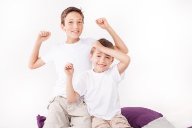 Aile portresi, iki kardeş.