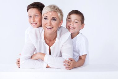 Aile portresi, anne oğlu ile.