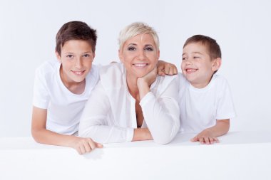 Aile portresi, anne oğlu ile.