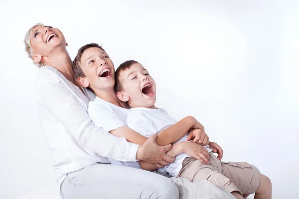 Retrato familiar, madre con hijos . — Foto de Stock