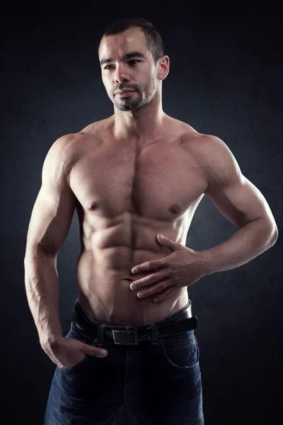 Homem bonito muscular . — Fotografia de Stock