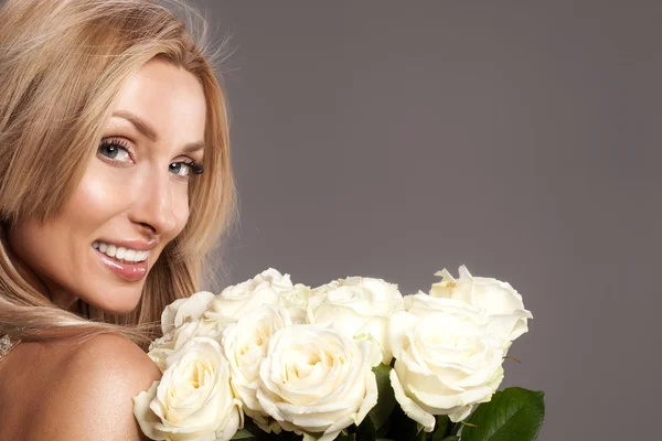 Beauty portrait of smiling bride lady. — Stock Photo, Image