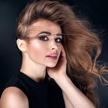 Uzun saçlı kız Güzellik Portresi.