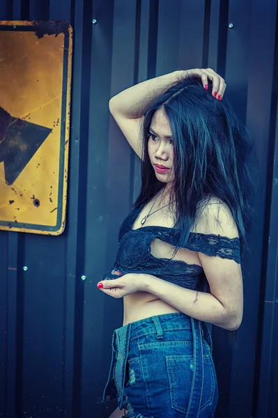 Asia Sexy lady in black shirt and short jeans — Stock Photo, Image