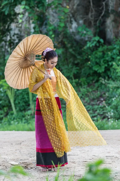 Antik Tayland kadın içinde geleneksel kostüm, Tayland 