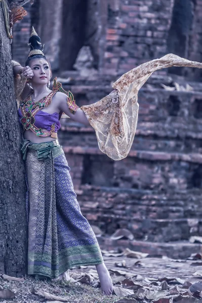 Antica donna tailandese in costume tradizionale della Thailandia — Foto Stock