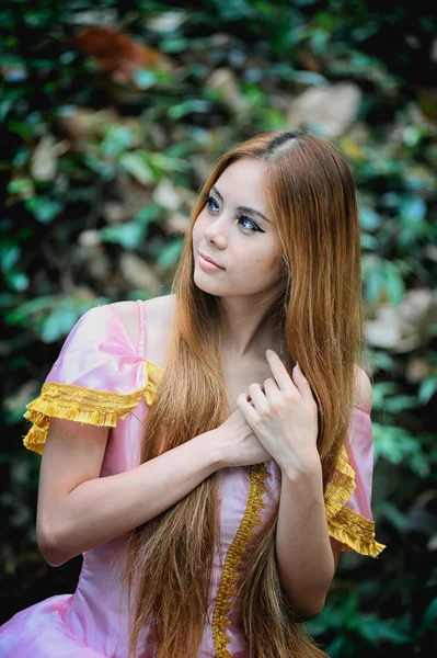 Asia beautiful girl in ballet dress on nature — Stock Photo, Image