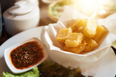 Khao ram feun, tai yai gıda tarzı 