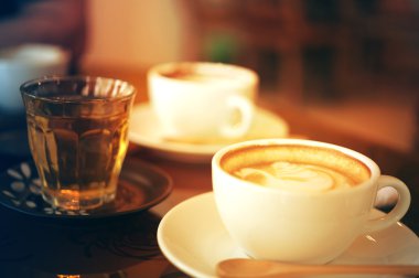 Latte sanat kuğu şeklinde 