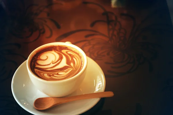 Latte art en forme de rose — Photo