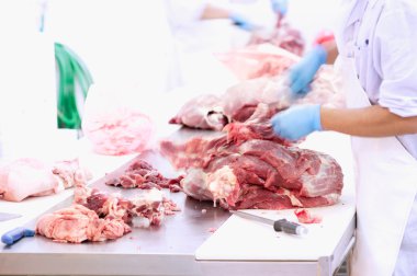 taze domuz kesen kasap 