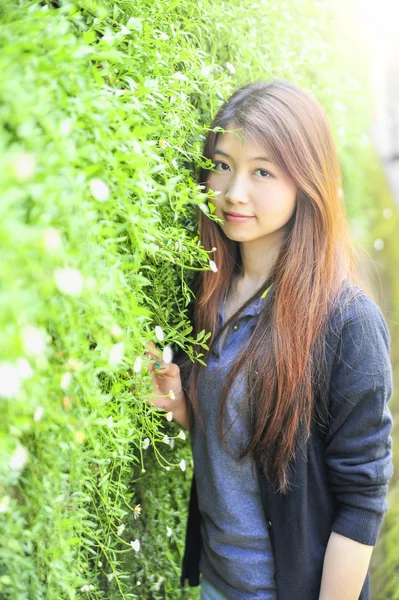 Portrait asia young woman happy and smile on doi tung garden, dh — Stockfoto