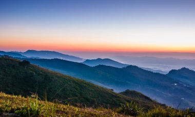 Sunset olay yerinde DOI pha tang, chiangrai, Tayland 