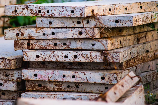 Vecchio metallo ruggine grungy o barre nella struttura di costruzione — Foto Stock